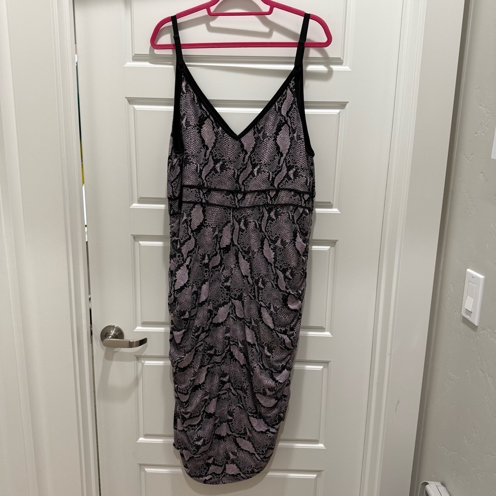 Torrid Mauve Pink Snakeskin Print Studio Knit
Ruched Bodycon Dress 3X - Picture 12 of 12